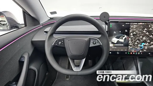 Tesla Model 3 — Фото автомобиля 11