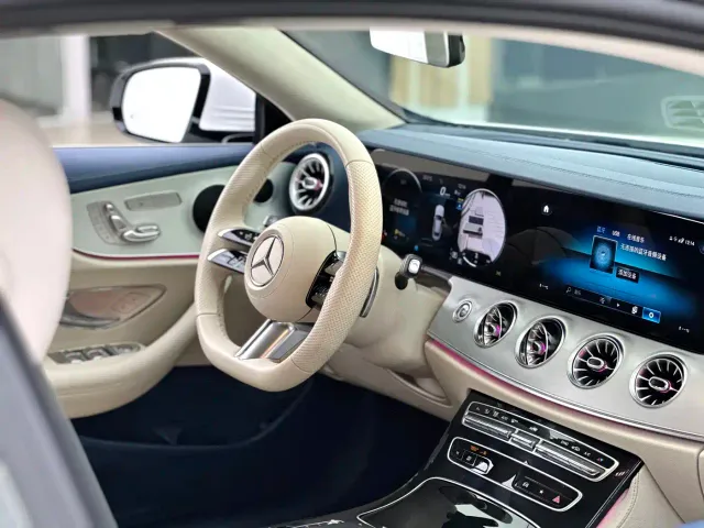 Mercedes-Benz E-Class — Фото автомобиля 8