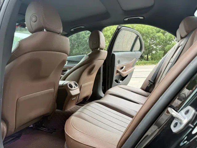 Mercedes-Benz E-Class — Фото автомобиля 6