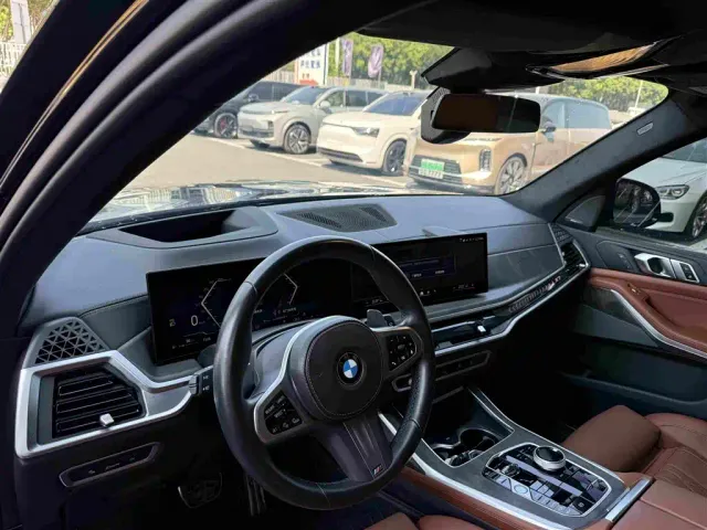 BMW X7 — Фото автомобиля 8