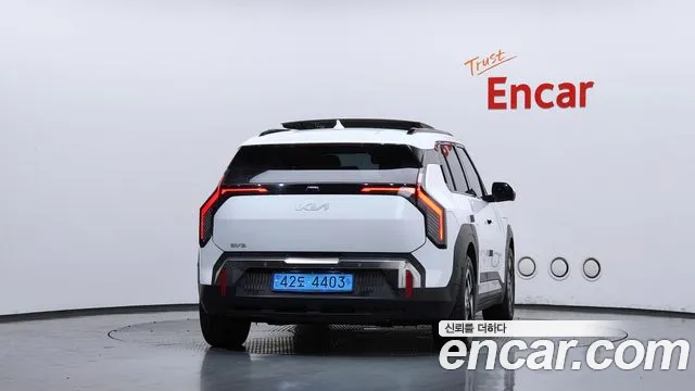 Kia EV3 — Фото автомобиля 4