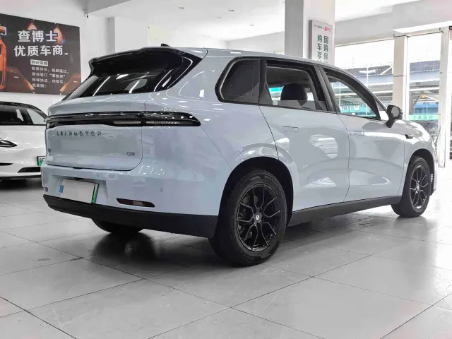 Leapmotor C10 — Фото автомобиля 7