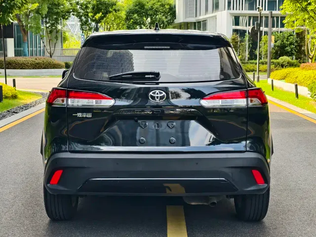 Toyota Corolla Cross — Фото автомобиля 11