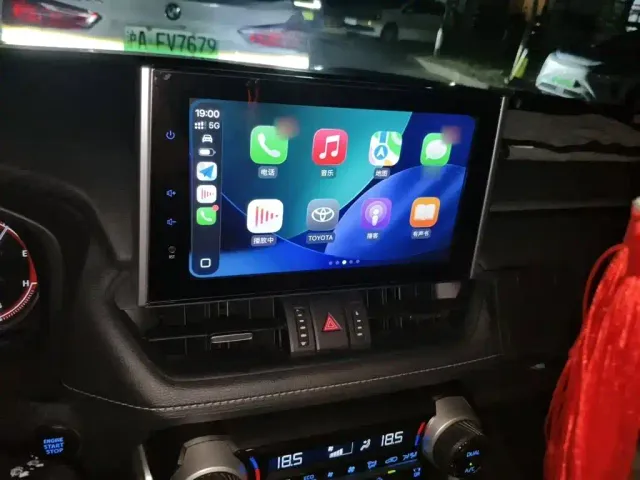 Toyota RAV4 — Фото автомобиля 5