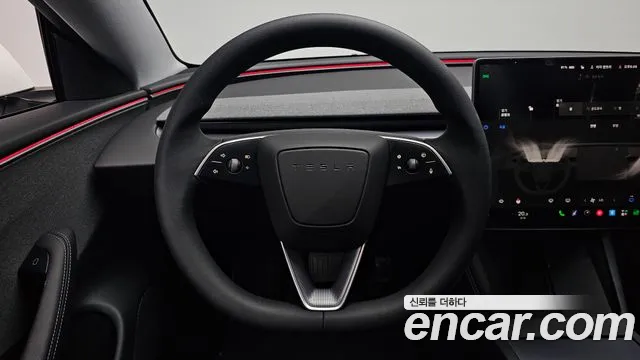 Tesla Model 3 — Фото автомобиля 3