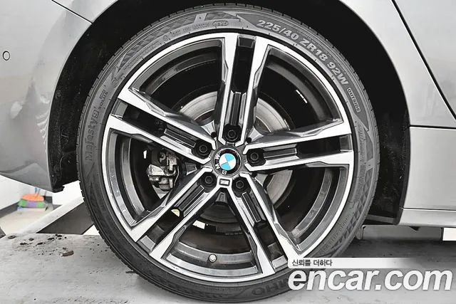 BMW 1 Series F40 — Фото автомобиля 14