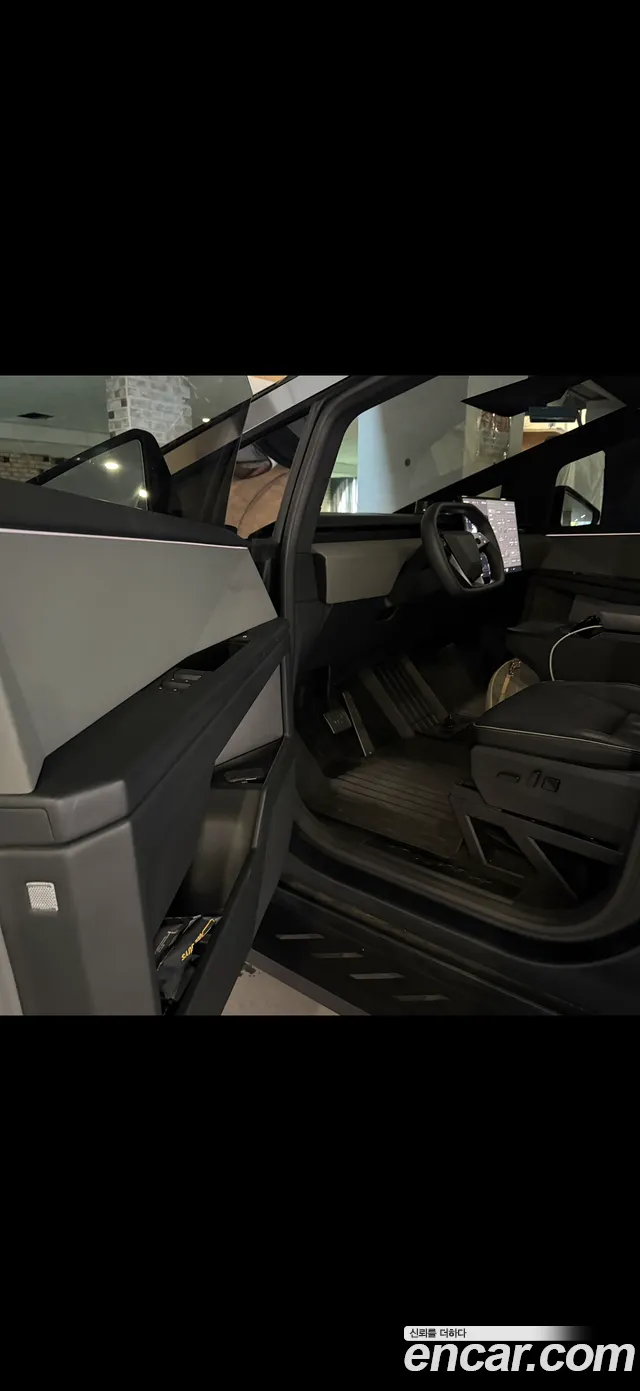 Tesla Cybertruck — Фото автомобиля 3