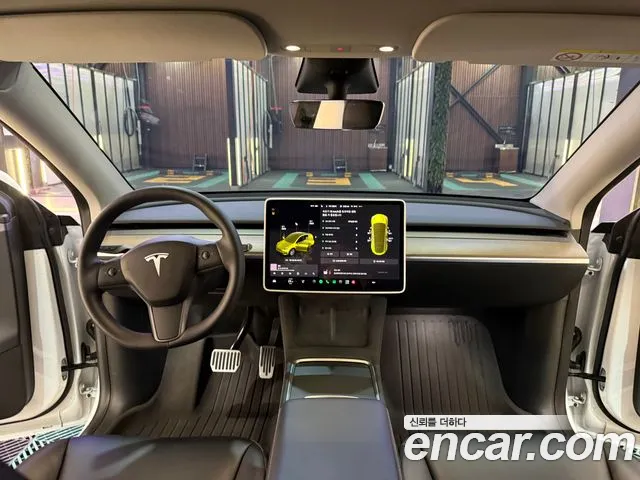 Tesla Model Y — Фото автомобиля 3