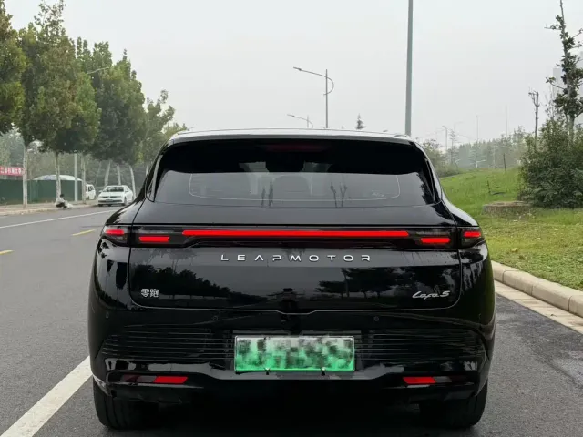 Leapmotor Lafa 5 — Фото автомобиля 8