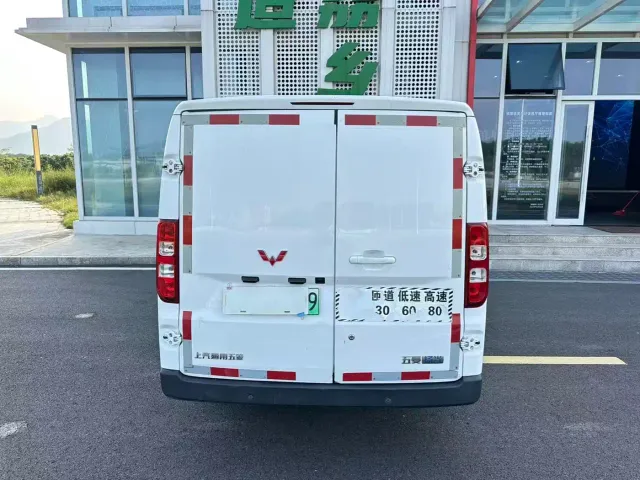 Wuling Motors Wuling Yangguang 2024 300km Comfort Enclosed Van 60kW — Фото автомобиля 6