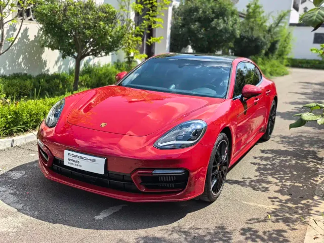 Фотография автомобиля — Porsche Panamera