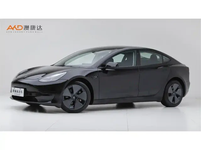 Фотография автомобиля — Tesla Model 3