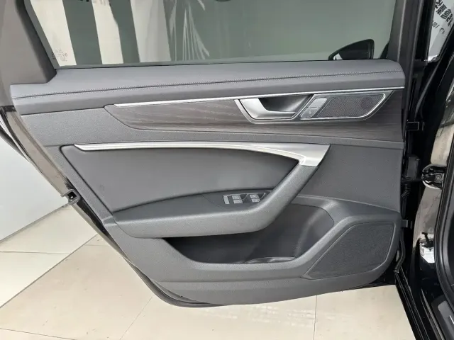 Audi A6L — Фото автомобиля 21