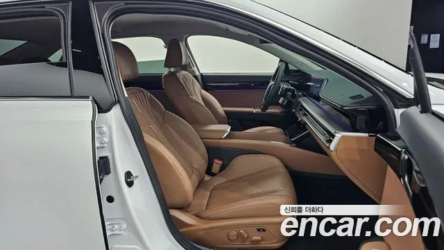 Hyundai Grandeur Grandeur (GN7) 2.5 Бензин 2WD — Фото автомобиля 11