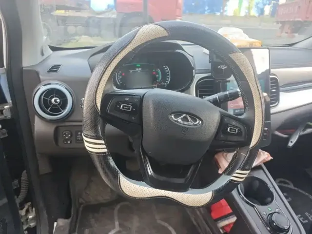QQ New Energy Little Ant 2022 300K Ant Fans Edition Sweet Version LFP 29.2kWh 30kW 301km — Фото автомобиля 6