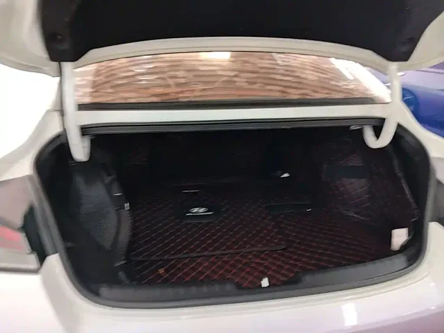 Hyundai Elantra — Фото автомобиля 18
