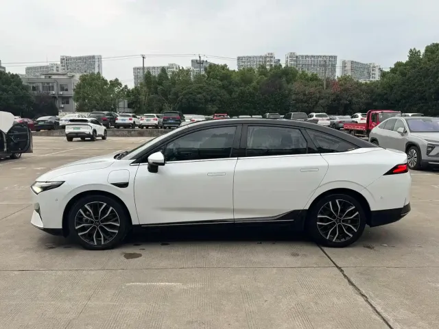 Xpeng P5 — Фото автомобиля 5