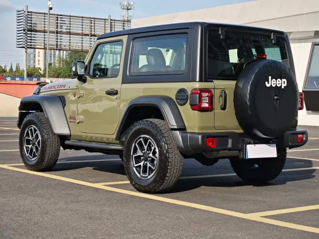 Jeep Wrangler — Фото автомобиля 3