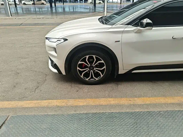 Ford EVOS — Фото автомобиля 22