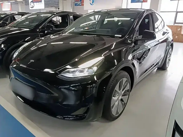 Фотография автомобиля — Tesla Model Y