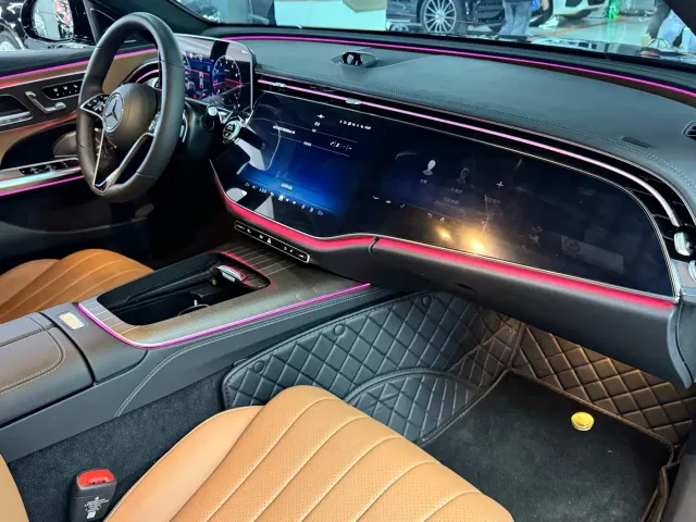 Mercedes-Benz E-Class — Фото автомобиля 17