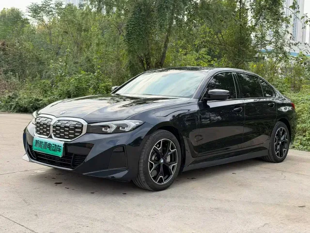 Фотография автомобиля — BMW i3