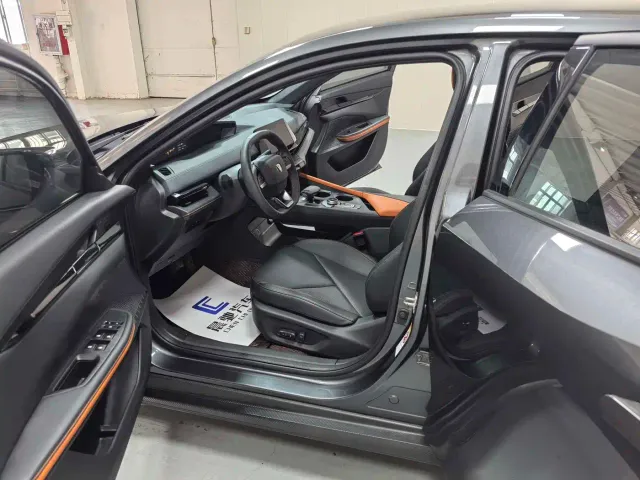 Changan Changan UNI-V iDD 2023 Smart Electric iDD 1.5T 113km Smart Cool Type — Фото автомобиля 11