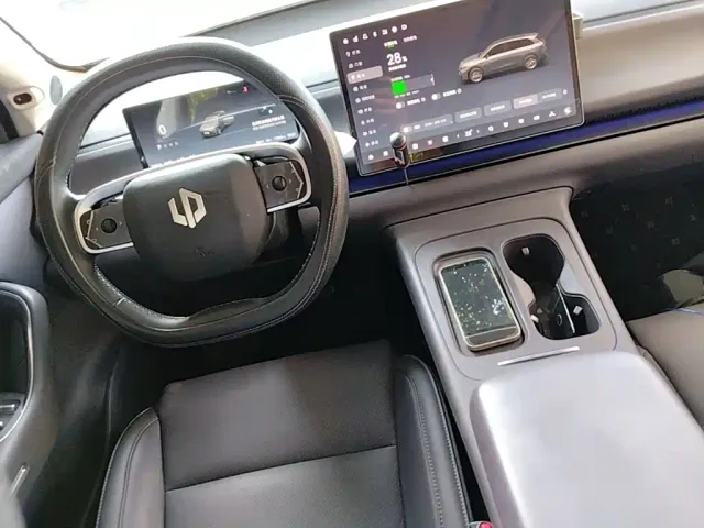 Leapmotor C10 — Фото автомобиля 9