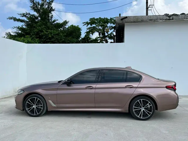 BMW 5 Series — Фото автомобиля 5