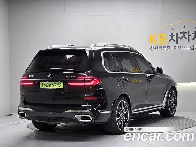BMW X7 — Фото автомобиля 2