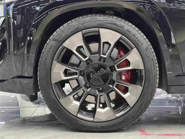 BMW XM — Фото автомобиля 4