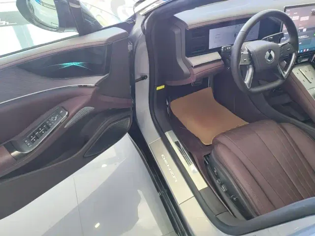 Denza Z9GT — Фото автомобиля 15