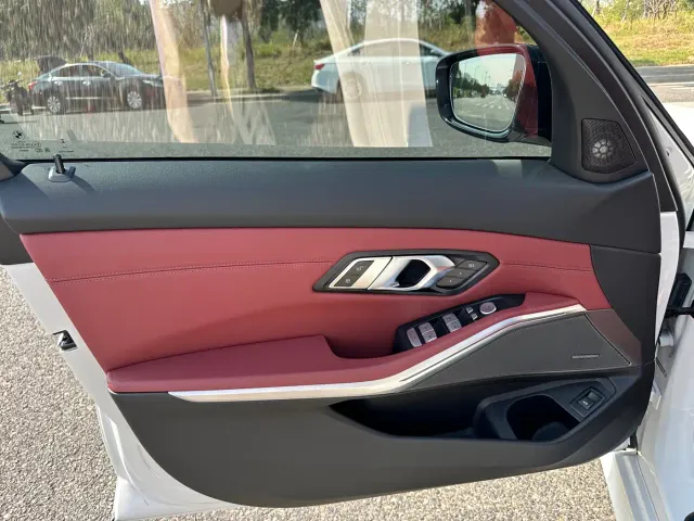 BMW 3 Series — Фото автомобиля 12