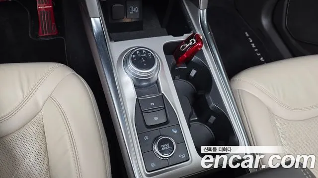 Ford Explorer Explorer 6 поколение 3.0 Platinum 4WD — Фото автомобиля 9