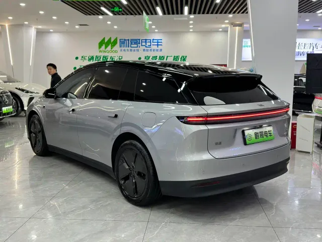 Li Auto i6 — Фото автомобиля 19