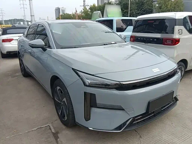Geely Galaxy L6 — Фото автомобиля 3