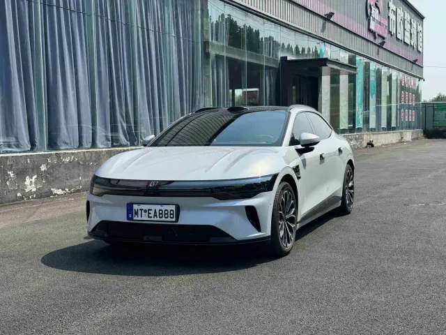 Фотография автомобиля — Zeekr 007 GT
