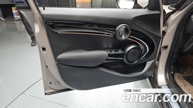 MINI Cooper — Фото автомобиля 24