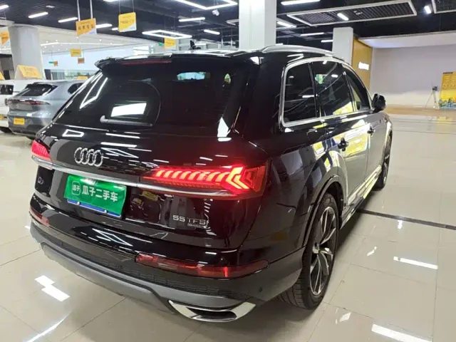 Audi Q7 — Фото автомобиля 6