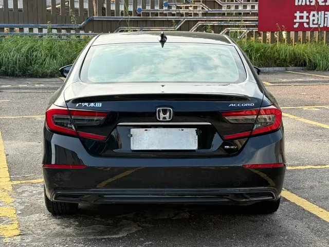 Honda Accord — Фото автомобиля 8