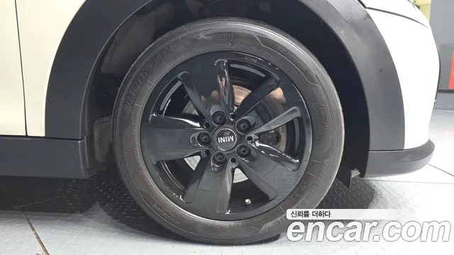 Mini Cooper Cooper 5 дверей Classic — Фото автомобиля 21