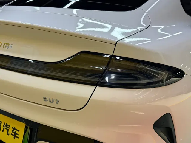 Xiaomi SU7 — Фото автомобиля 30
