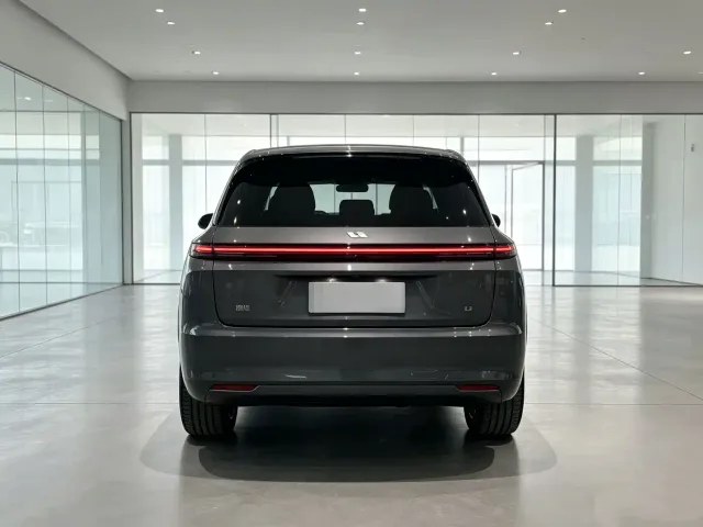 Li Auto L7 — Фото автомобиля 4