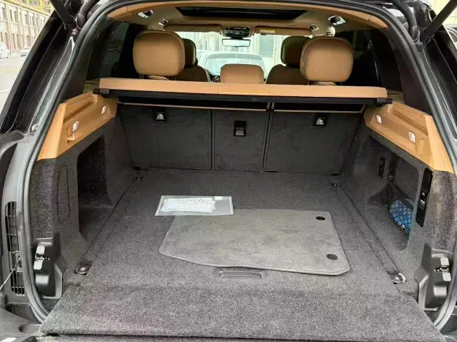 Land Rover Range Rover 2023 3.0 L6 360PS Golden Age Edition — Фото автомобиля 11