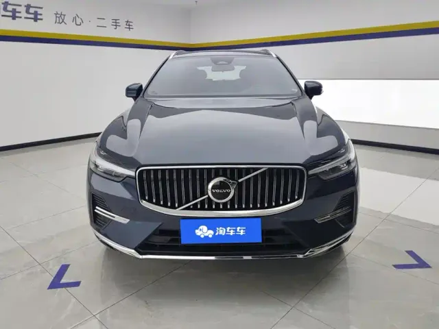 Volvo XC60 — Фото автомобиля 2