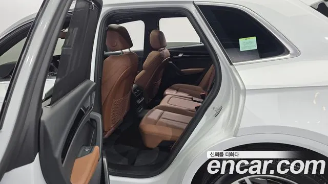 Audi Q5 45 TFSI quattro Premium — Фото автомобиля 11