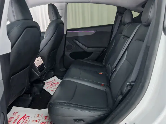 Tesla Model Y — Фото автомобиля 8
