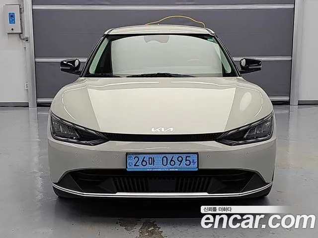 Kia EV6 — Фото автомобиля 2