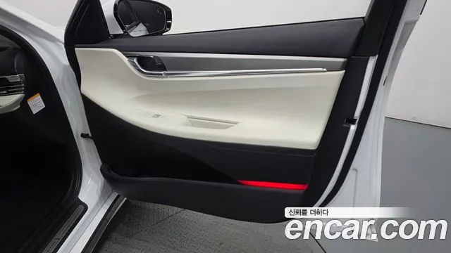 Hyundai Grandeur (New) Hybrid — Фото автомобиля 13
