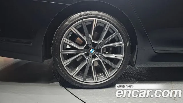 BMW 7 Series — Фото автомобиля 5
